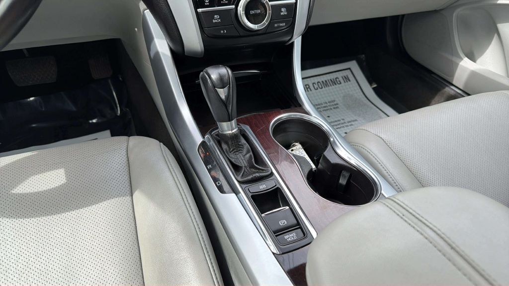 Photo 24 of this ACURA TLX