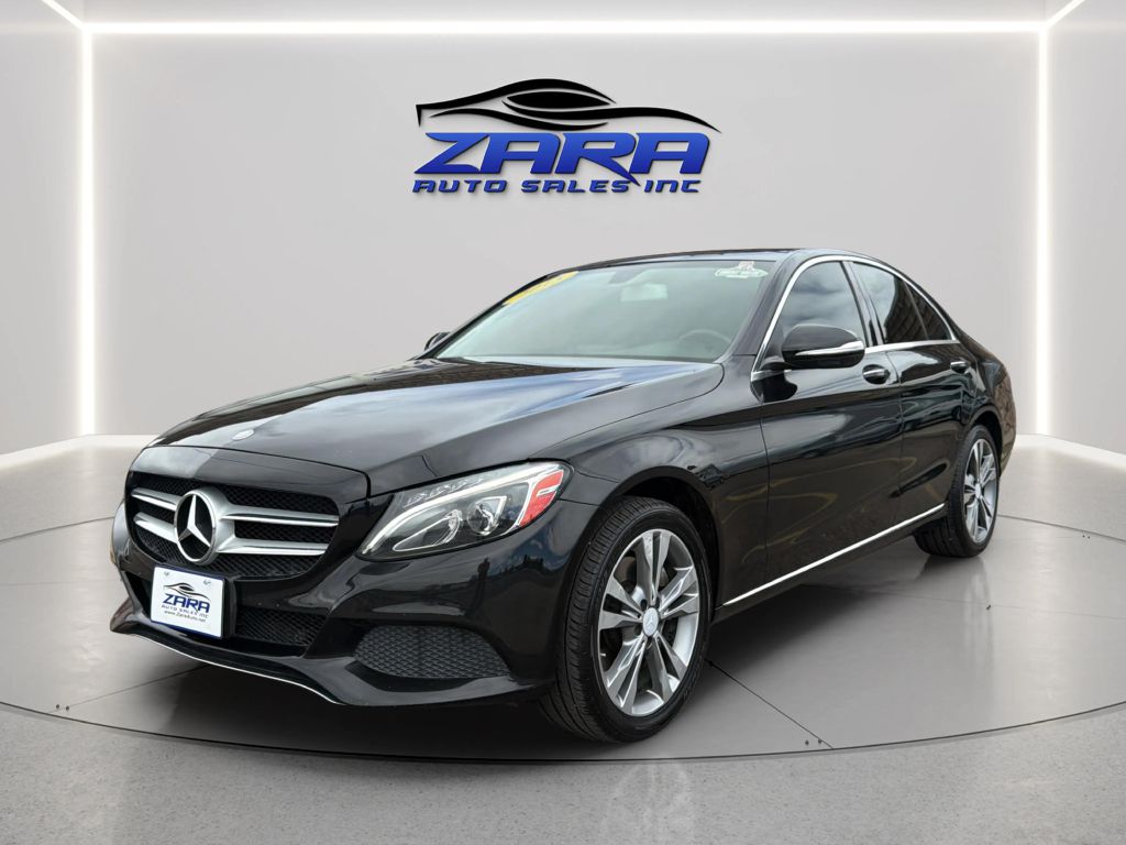 Photo 3 of this MERCEDES-BENZ C-CLASS