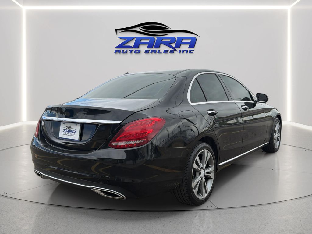 Photo 7 of this MERCEDES-BENZ C-CLASS
