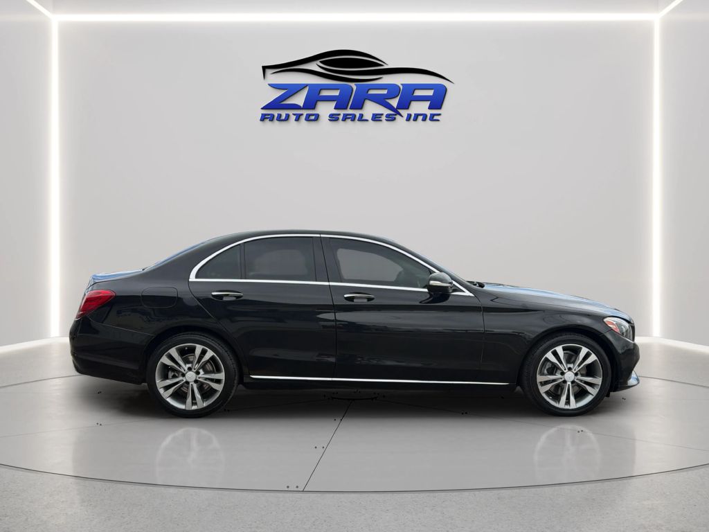 Photo 8 of this MERCEDES-BENZ C-CLASS