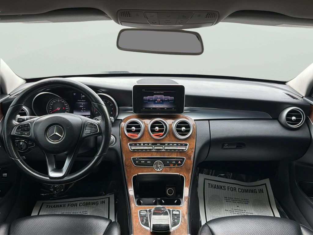 Photo 17 of this MERCEDES-BENZ C-CLASS