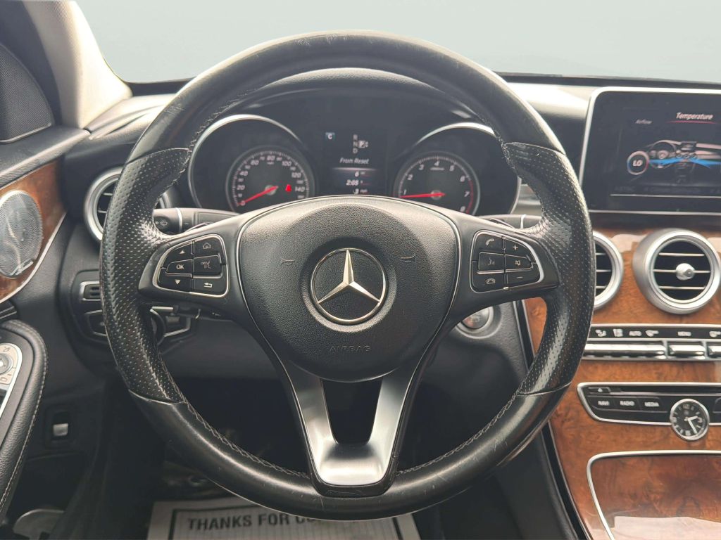 Photo 21 of this MERCEDES-BENZ C-CLASS