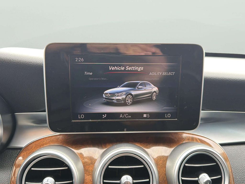 Photo 24 of this MERCEDES-BENZ C-CLASS
