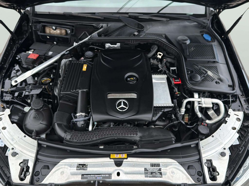 Photo 28 of this MERCEDES-BENZ C-CLASS