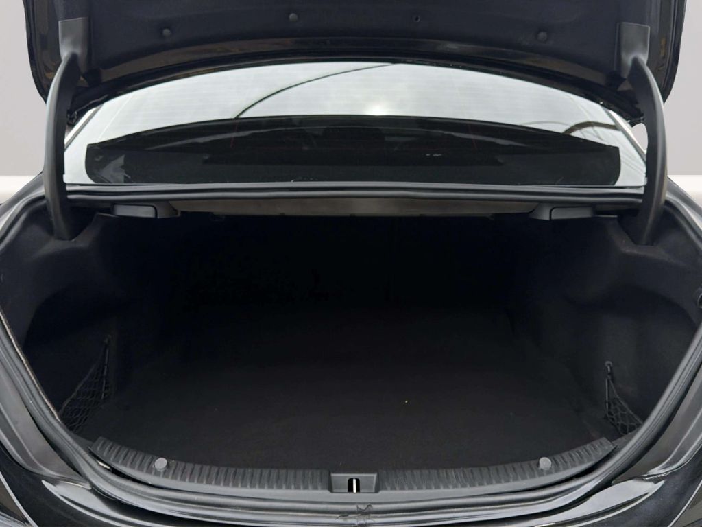Photo 30 of this MERCEDES-BENZ C-CLASS