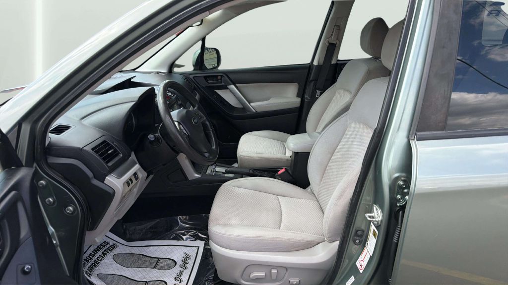 Photo 11 of this SUBARU FORESTER