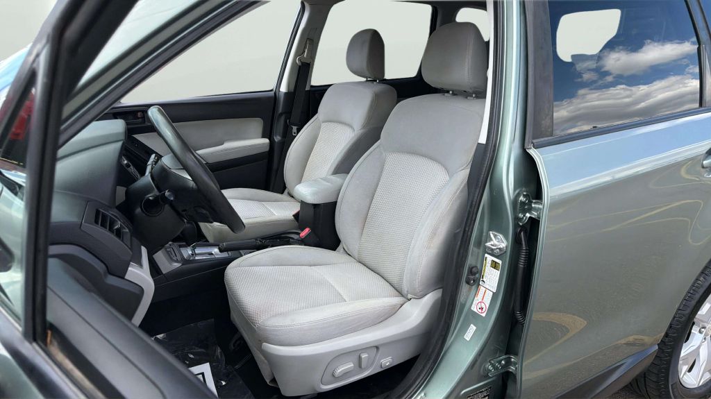 Photo 12 of this SUBARU FORESTER