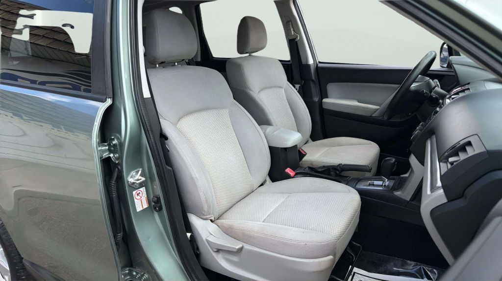 Photo 14 of this SUBARU FORESTER