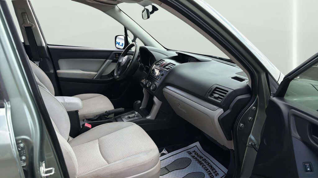Photo 15 of this SUBARU FORESTER
