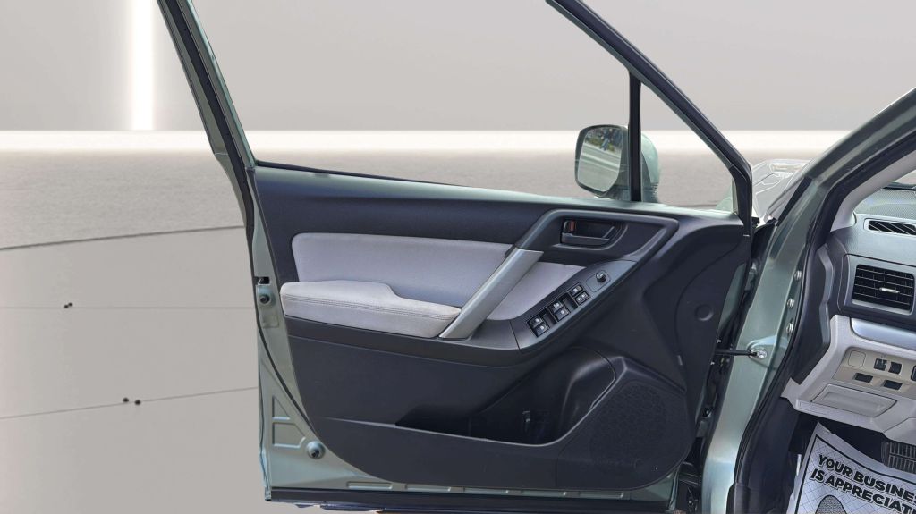 Photo 18 of this SUBARU FORESTER