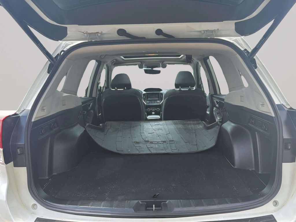 Photo 33 of this SUBARU FORESTER