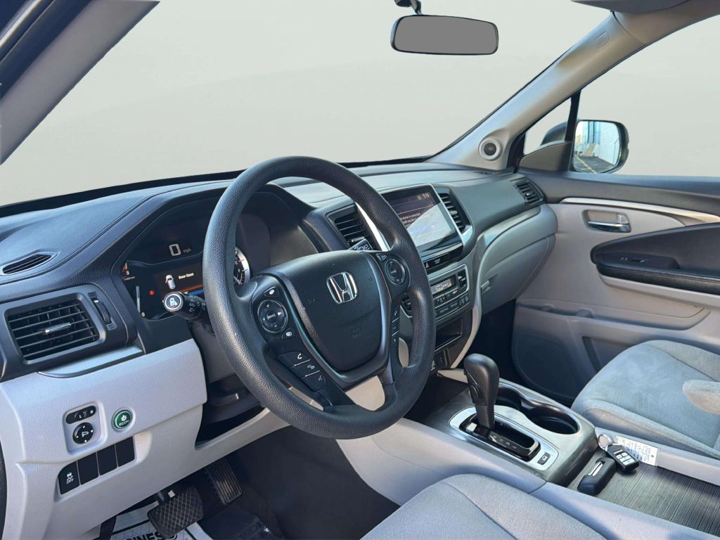 Photo 11 of this HONDA PILOT