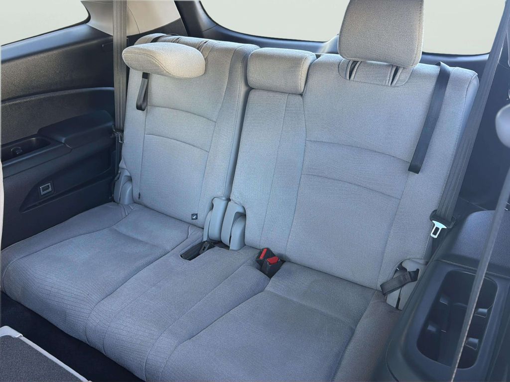 Photo 17 of this HONDA PILOT