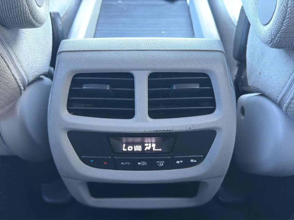 Photo 18 of this HONDA PILOT