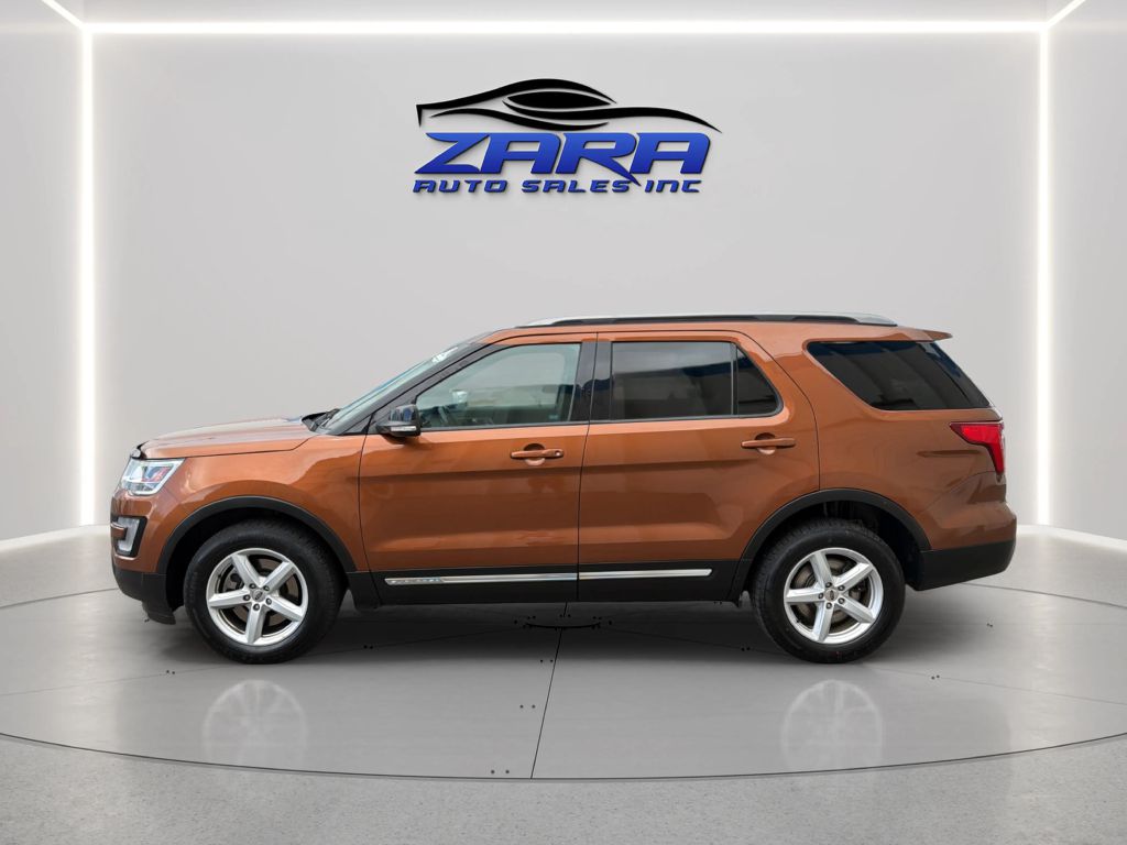 Photo 4 of this FORD EXPLORER
