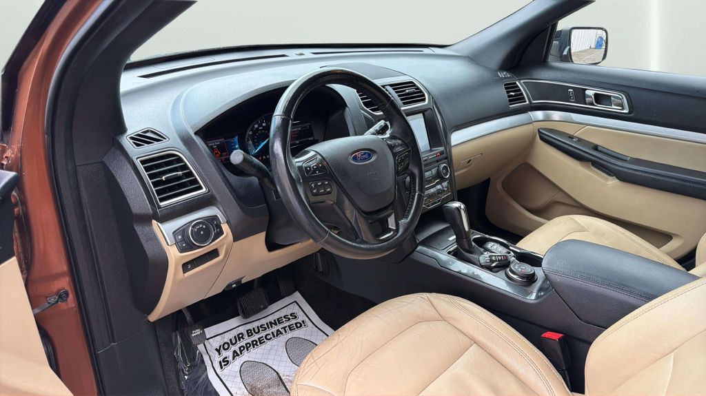 Photo 17 of this FORD EXPLORER