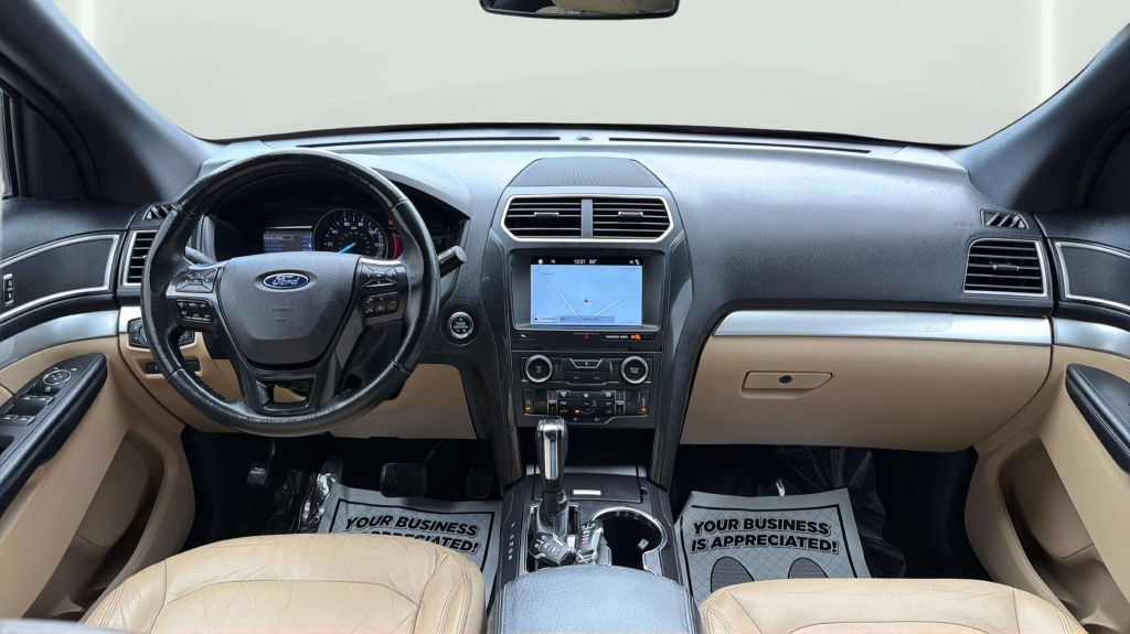 Photo 21 of this FORD EXPLORER