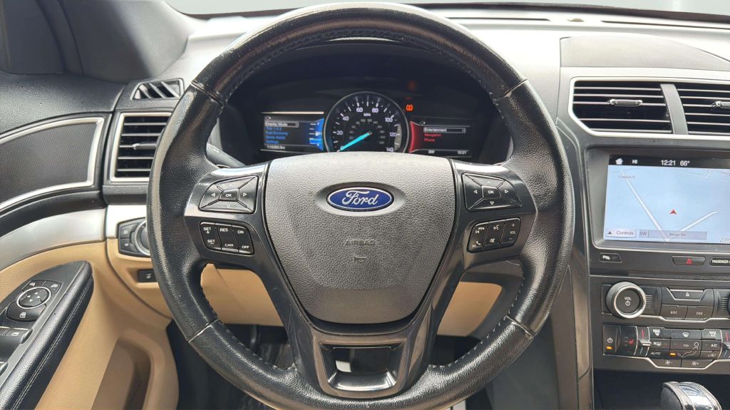 Photo 24 of this FORD EXPLORER