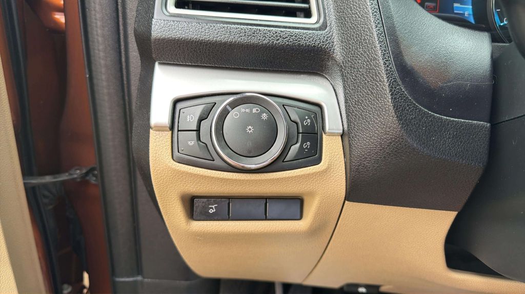 Photo 28 of this FORD EXPLORER