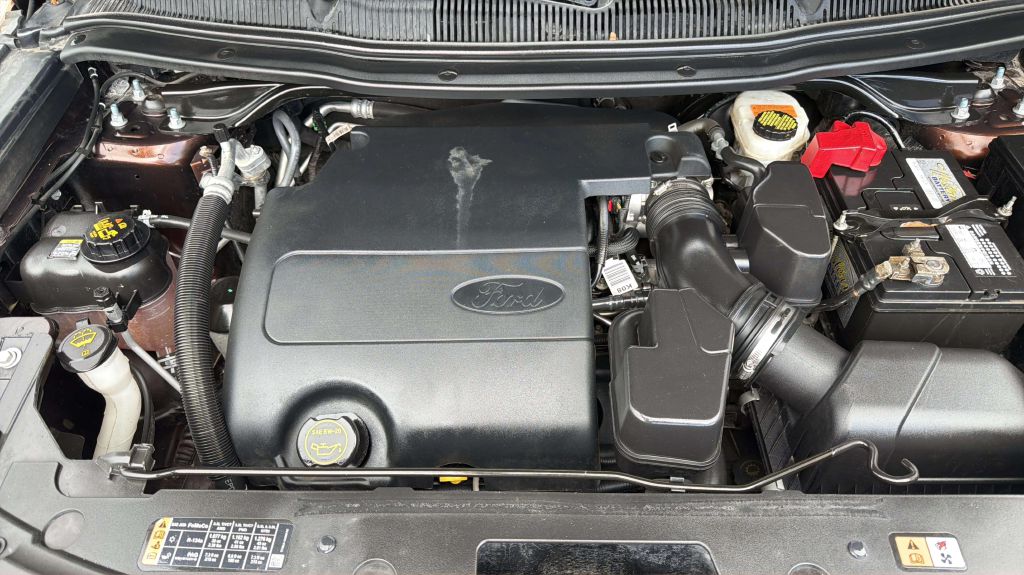 Photo 32 of this FORD EXPLORER