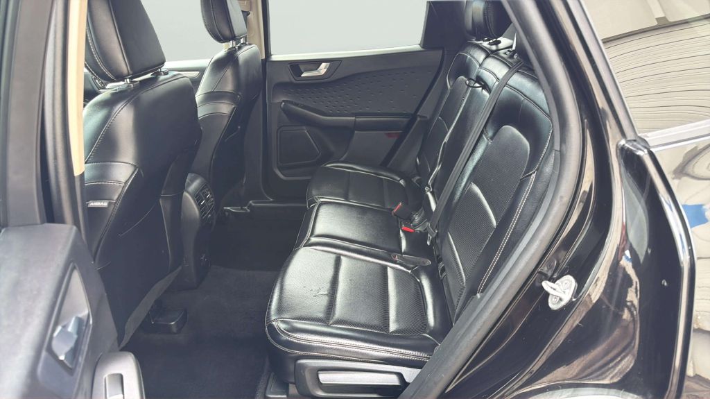 Photo 19 of this FORD ESCAPE