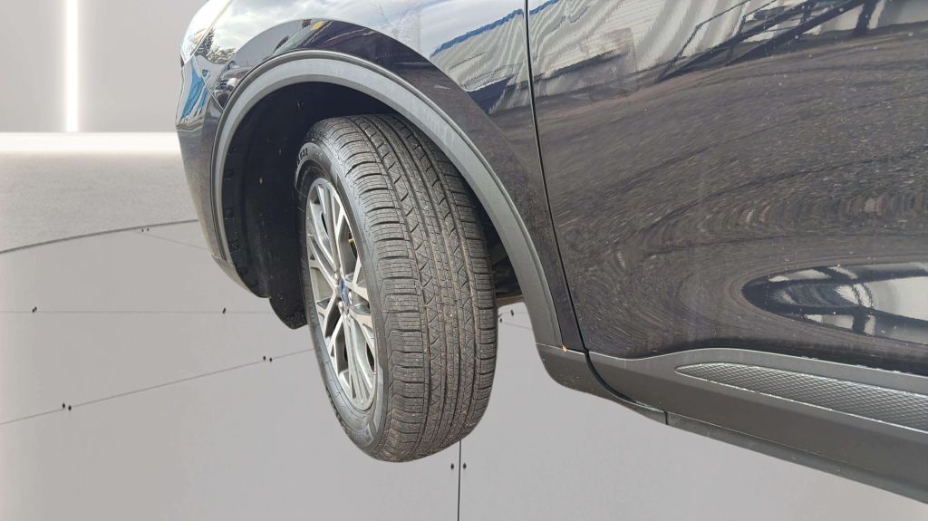 Photo 31 of this FORD ESCAPE