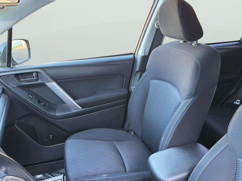 Photo 14 of this SUBARU FORESTER