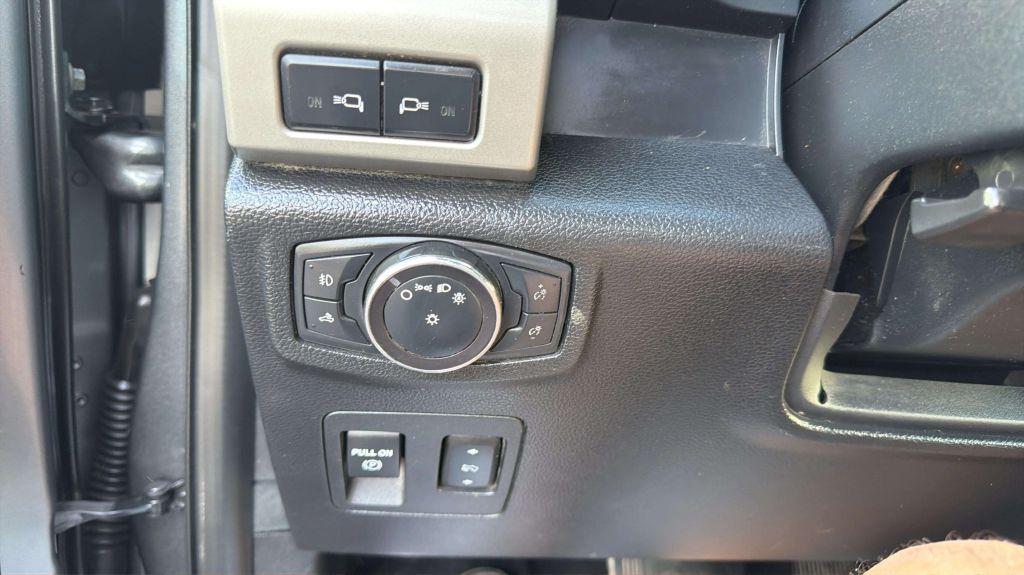Photo 29 of this FORD F-150