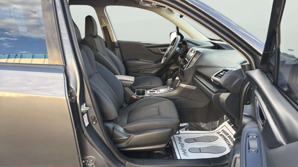 Photo 13 of this SUBARU FORESTER