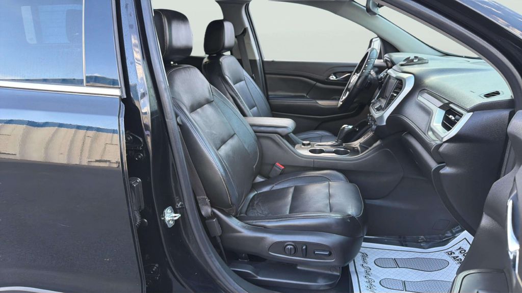 Photo 13 of this GMC ACADIA
