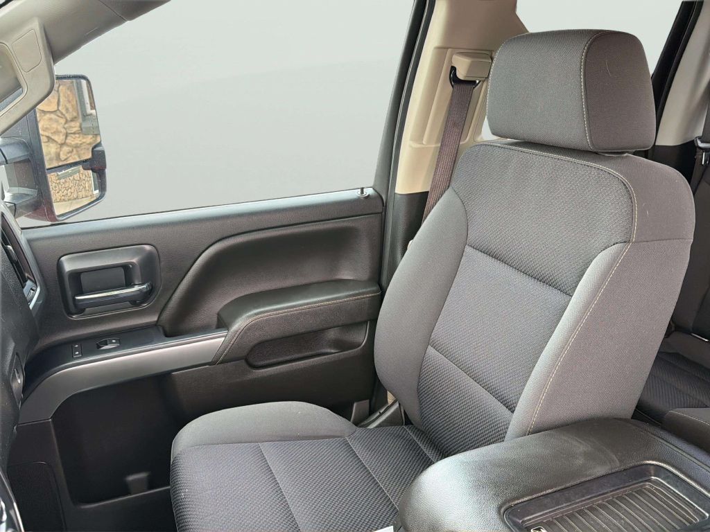 Photo 14 of this CHEVROLET SILVERADO 1500