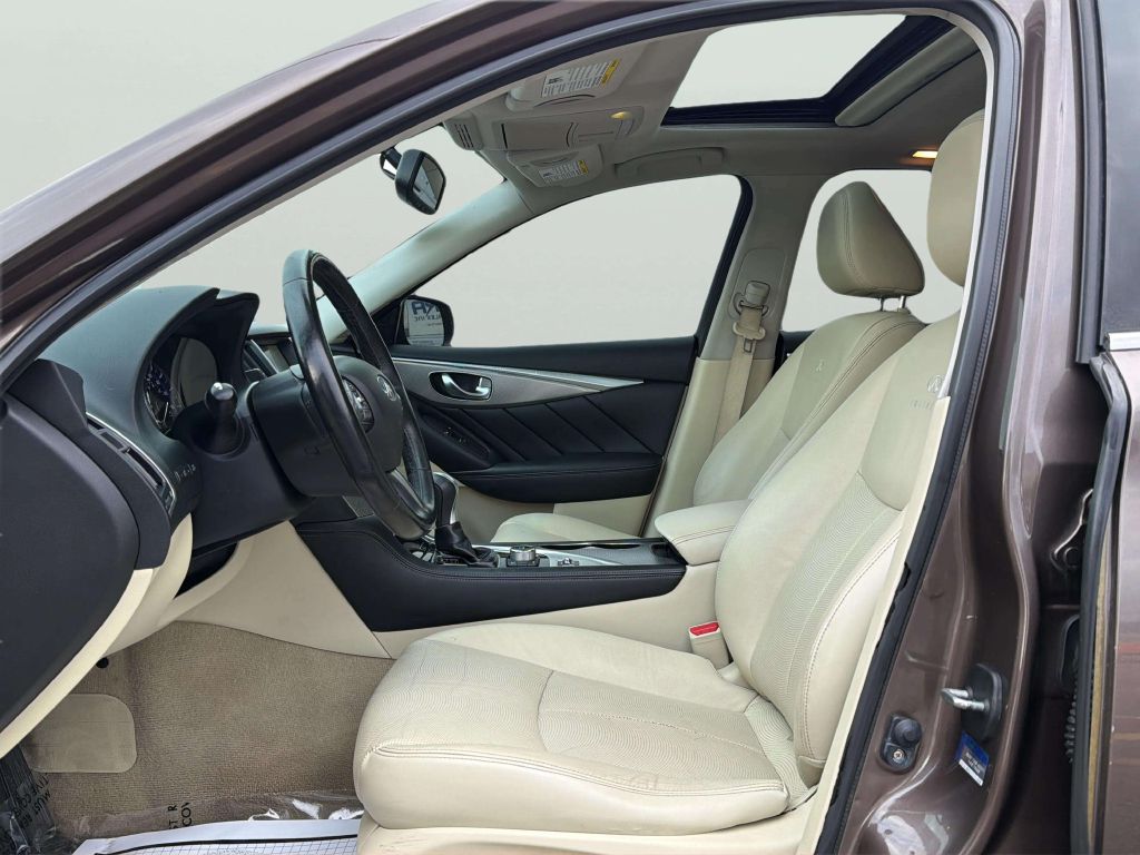 Photo 12 of this INFINITI Q50