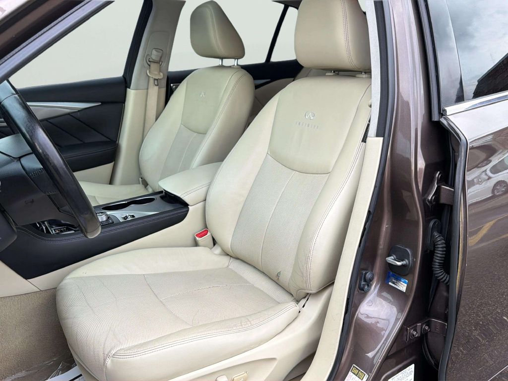 Photo 13 of this INFINITI Q50