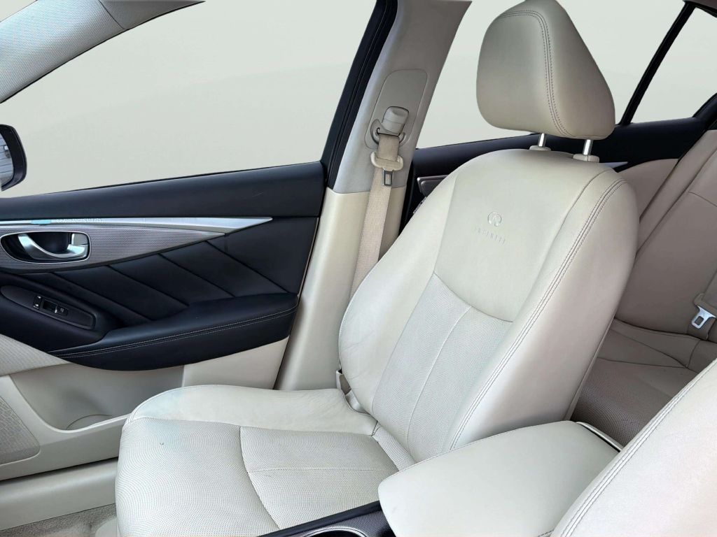 Photo 14 of this INFINITI Q50