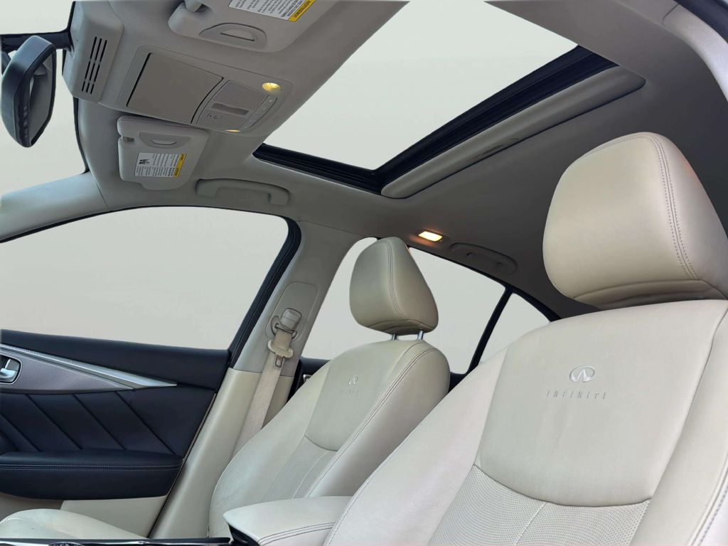 Photo 15 of this INFINITI Q50