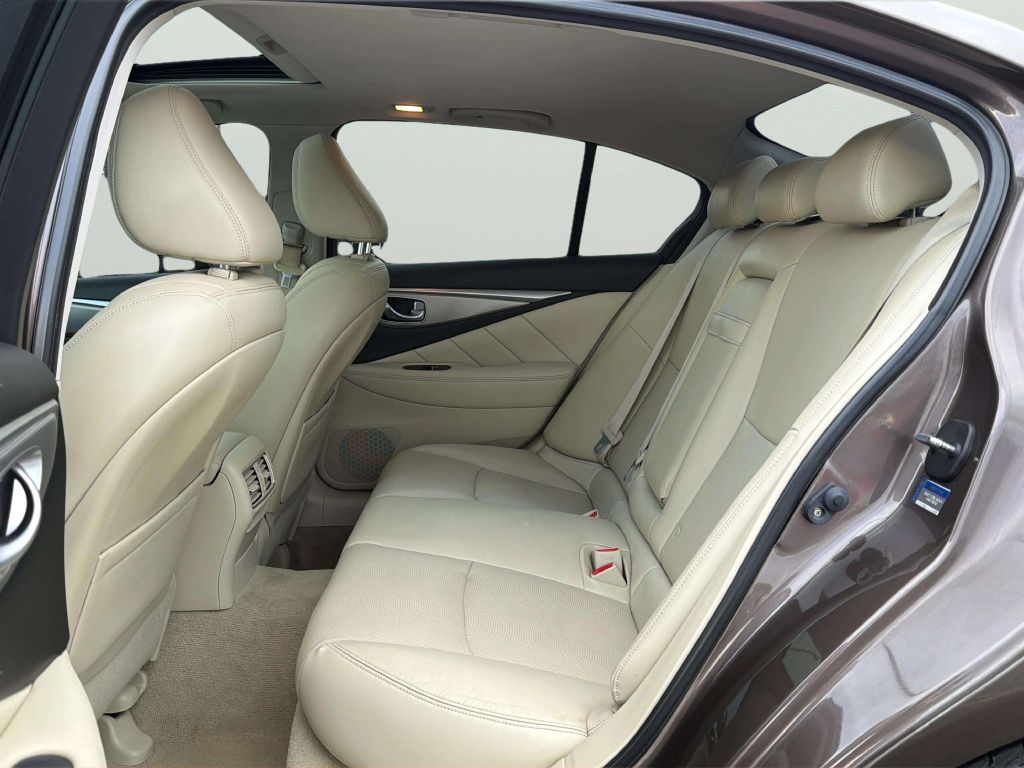 Photo 17 of this INFINITI Q50