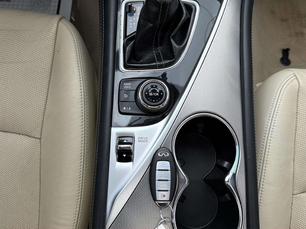 Photo 21 of this INFINITI Q50