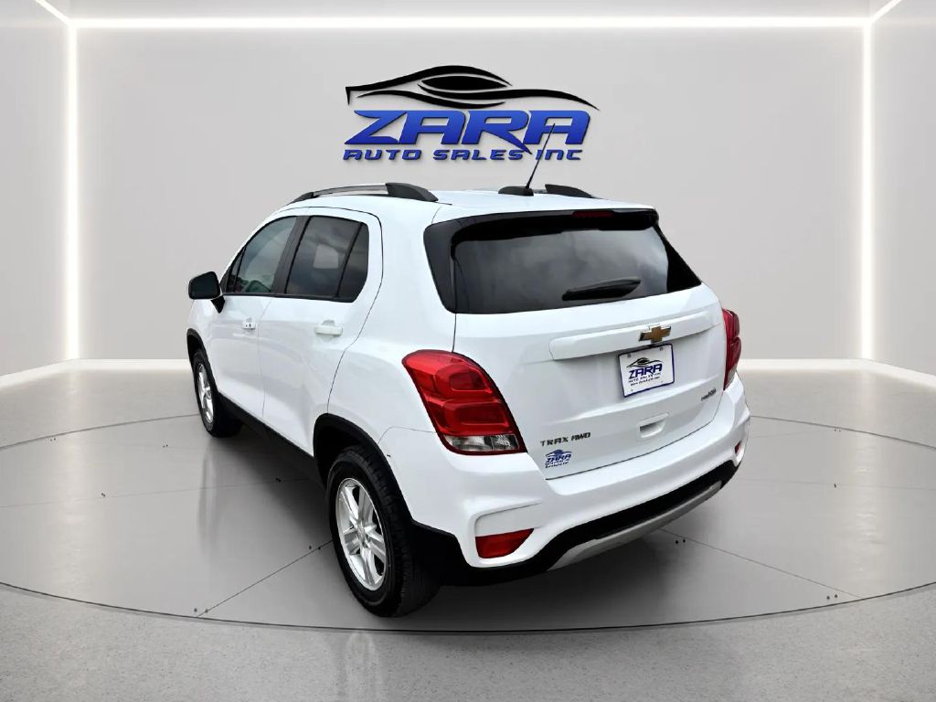Photo 4 of this CHEVROLET TRAX