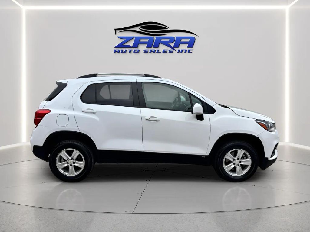 Photo 7 of this CHEVROLET TRAX