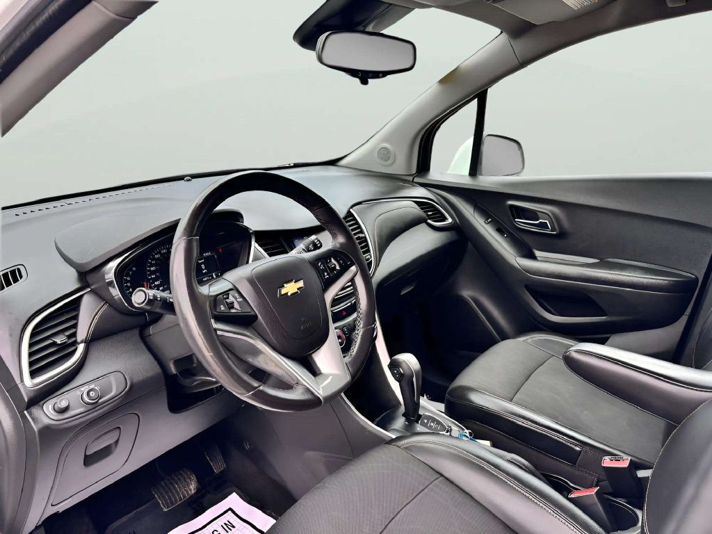 Photo 11 of this CHEVROLET TRAX