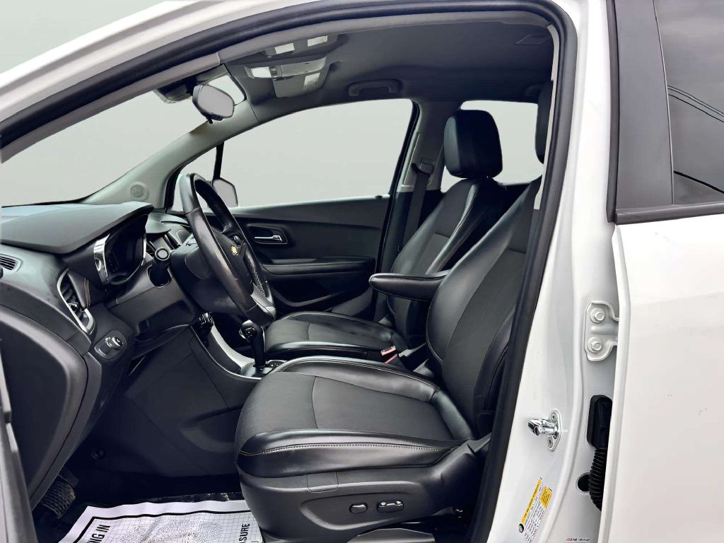 Photo 12 of this CHEVROLET TRAX