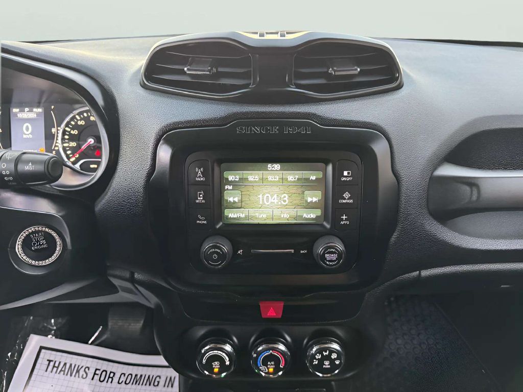 Photo 18 of this JEEP RENEGADE