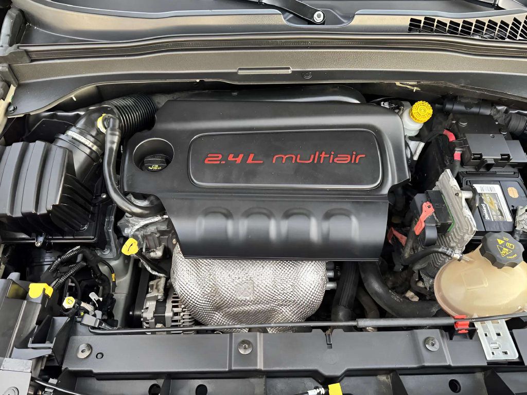 Photo 26 of this JEEP RENEGADE