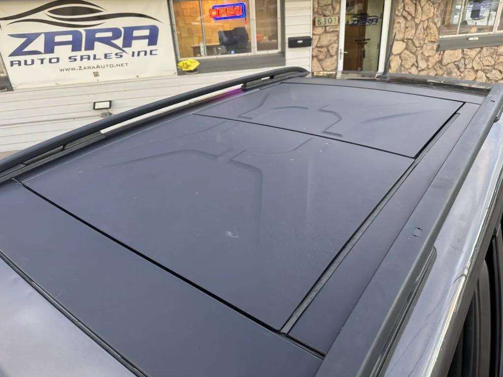 Photo 28 of this JEEP RENEGADE