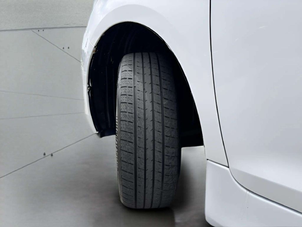 Photo 28 of this TOYOTA SIENNA