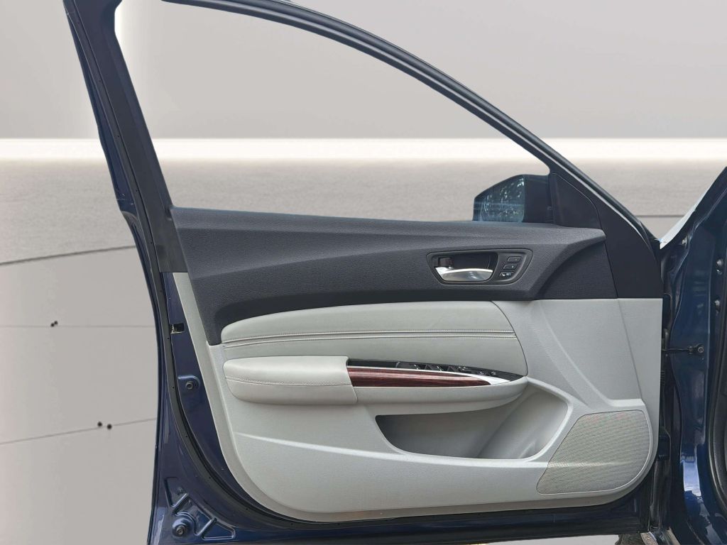 Photo 16 of this ACURA TLX