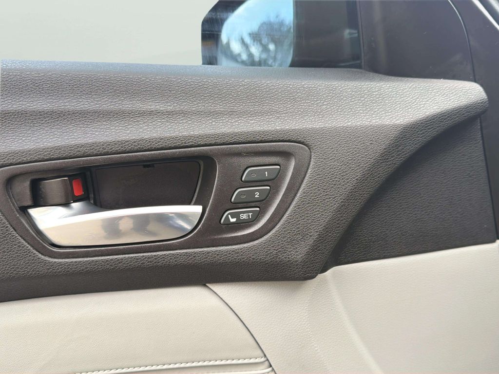 Photo 17 of this ACURA TLX