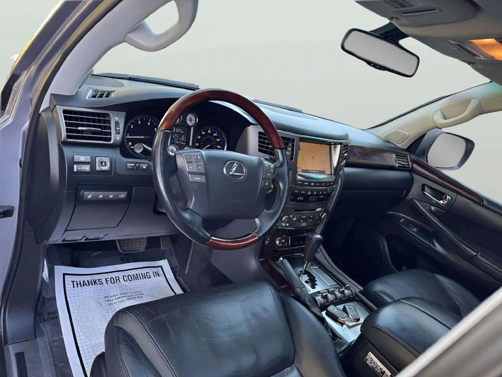 Photo 14 of this LEXUS LX 570