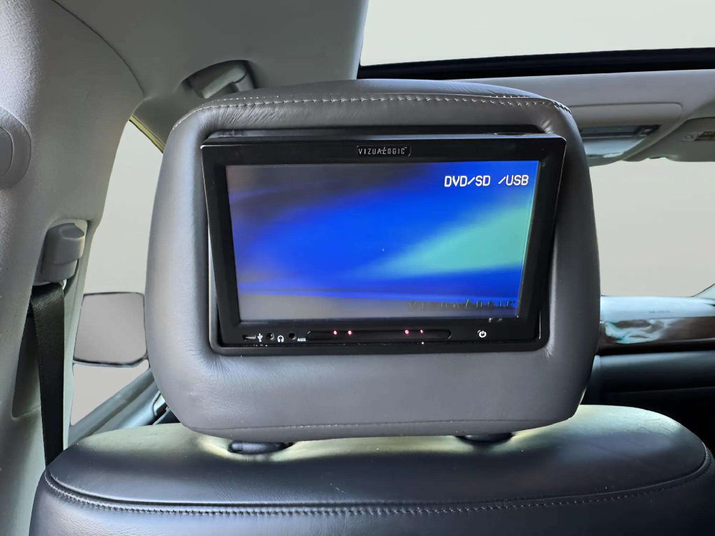 Photo 19 of this LEXUS LX 570