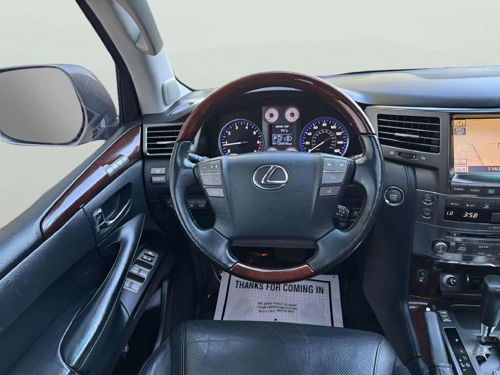 Photo 25 of this LEXUS LX 570